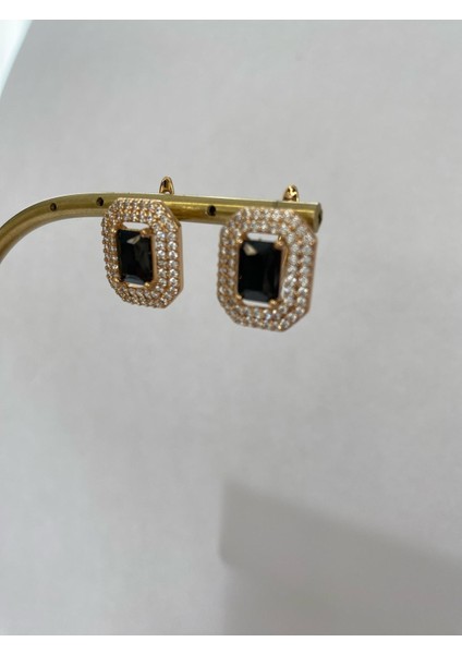 Dikdörtgen Siyah Taşlı Rose Küpe fırsatları