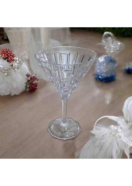 6 Adet 280 ml Kırılmaz Polikarbon Martini Bardağı ( Dikkat: Ürün Cam Değildir!!! ) Tekne,yat,bar,cafe,restoran,lokanta,piknik, Söz,nişan,kına,düğün,toplantı,havuz Başı ,oteller Için Üretilmiştir.