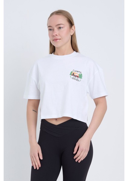 Kadın Oversize Camping Therapy Baskılı Beyaz Renk Crop fiyatları