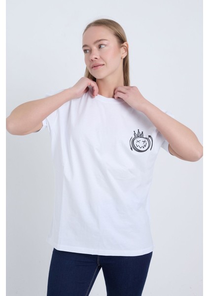 Kadın Oversize Streetwear Baskılı Beyaz Renk T-Shirt modelleri