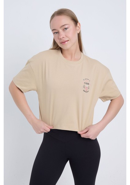Kadın Oversize A Season Sweetness Baskılı Bej Renk Crop