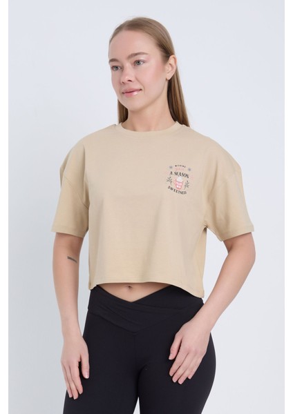 Kadın Oversize A Season Sweetness Baskılı Bej Renk Crop fiyatları