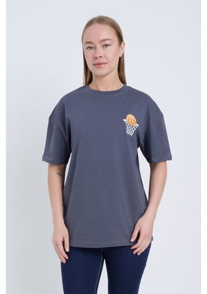 Kadın Oversize Relaxed Basketball Baskılı Antrasit Renk T-Shirt modelleri