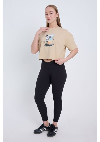 Kadın Oversize Summer Vibe Baskılı Bej Renk Crop modelleri