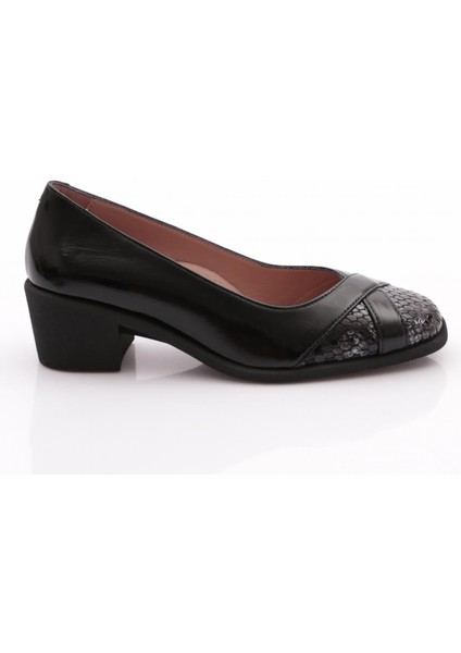1210 Kadin Topuklu Ayakkabi