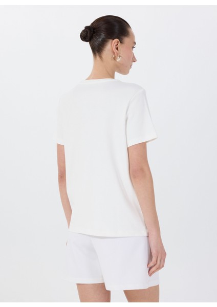 Bisiklet Yaka Nakışlı Kırık Beyaz Kadın T-Shirt F5SL-TST0388 fırsatları