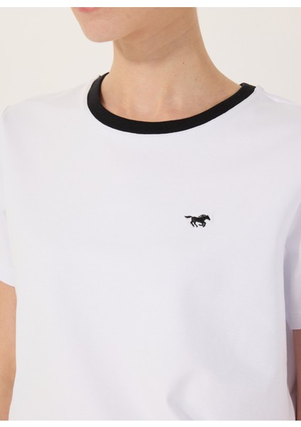 Bisiklet Yaka Nakışlı Beyaz - Siyah Kadın T-Shirt M5SL-TST1849 fırsatları