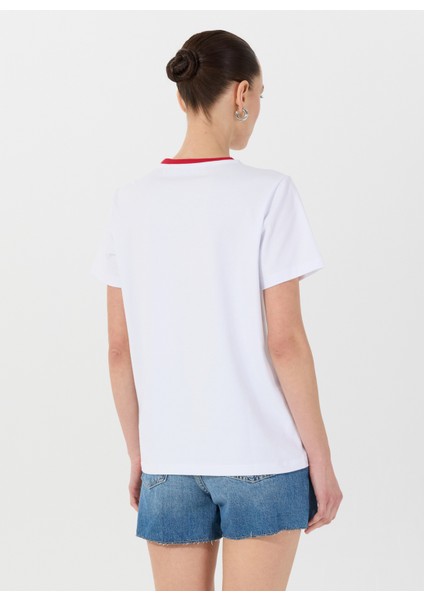 Bisiklet Yaka Nakışlı Beyaz - Kırmızı Kadın T-Shirt M5SL-TST1849 indirimleri