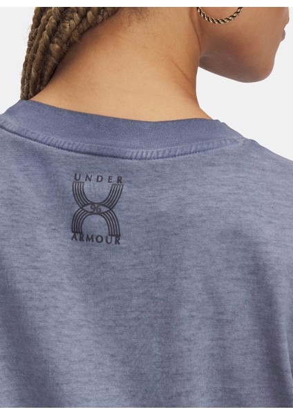 1389568-044 Ua Run 96 Graphic Ss Gri Yuvarlak Yaka Loose Fit Baskılı Kadın T-Shirt modelleri