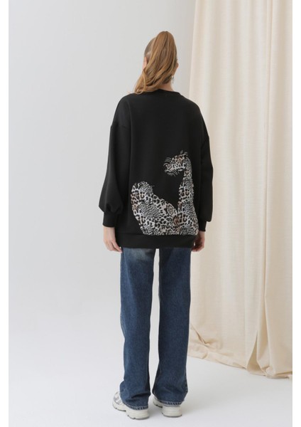 32112 Kadın Arkası Leopar Detaylı Sweatshirt fırsatları