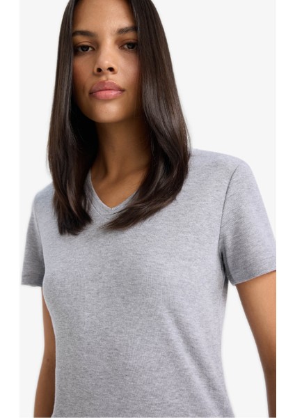 Slim Fit Dar Kesim V Yaka Basic Düz Ribana Kısa Kollu Tişört I1080AZ25SP