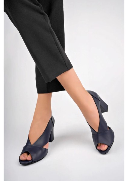 Tarçın Hakiki Deri Klasik Günlük Kadın Topuklu Ayakkabı TRC71-0072 fiyatları