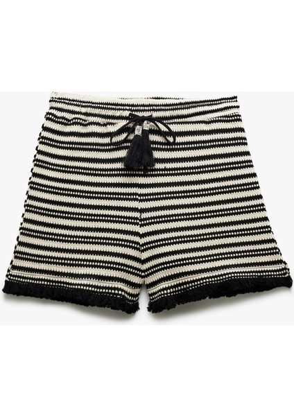 Regular Fit Püsküllü Beli Bağlamalı Mini Kroşe Şort modelleri