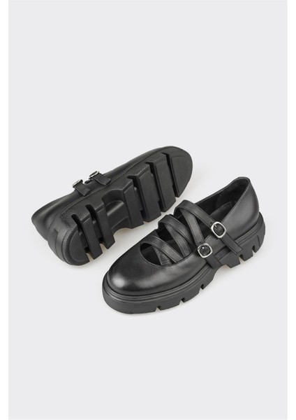 Siyah Deri Kadın Günlük Ayakkabı modelleri