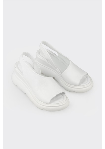 Beyaz Deri Kadın Dolgu Topuklu Sandalet fiyatları