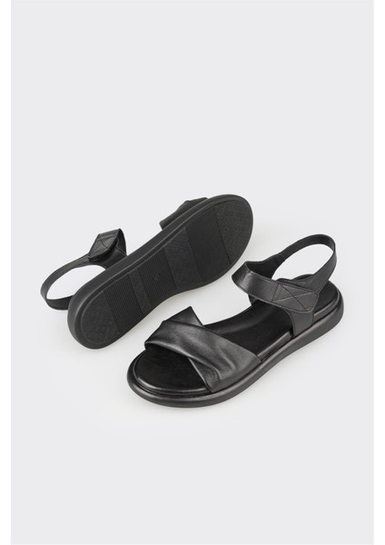 Siyah Deri Kadın Düz Sandalet modelleri