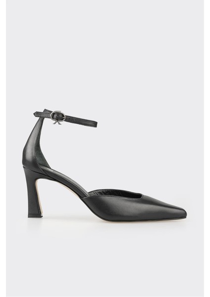 Siyah Deri Kadın Topuklu Ayakkabı