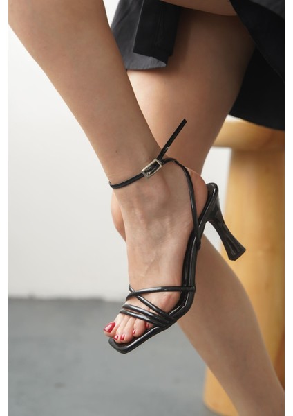 Kadın Decap Topuklu Ayakkabı - Siyah-Rugan fiyatları