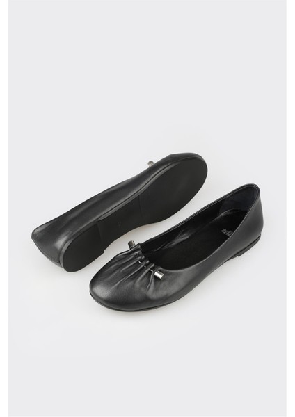 Siyah Deri Kadın Günlük Ayakkabı modelleri