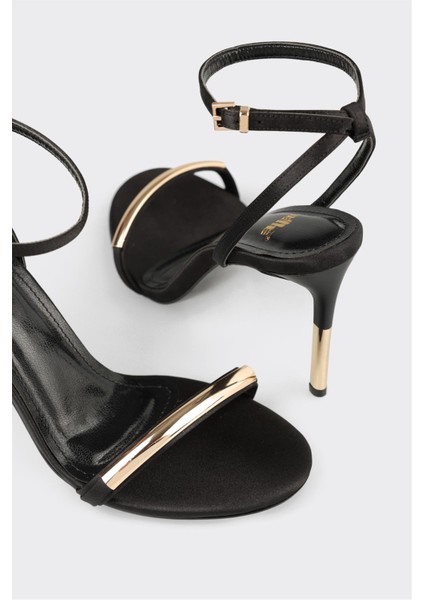 Siyah Kadın Topuklu Sandalet fırsatları