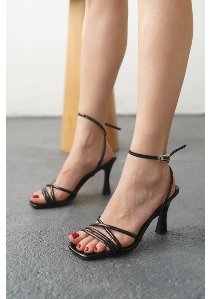 Kadın Decap Topuklu Ayakkabı - Siyah-Rugan