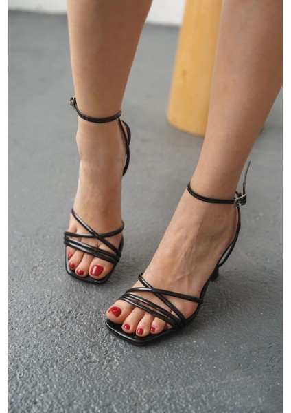 Kadın Decap Topuklu Ayakkabı - Siyah-Rugan modelleri