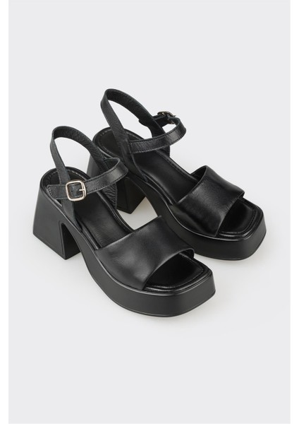 Siyah Deri Kadın Günlük Sandalet fiyatları