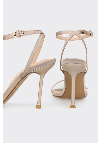 Vizon Kadın Topuklu Sandalet fırsatları