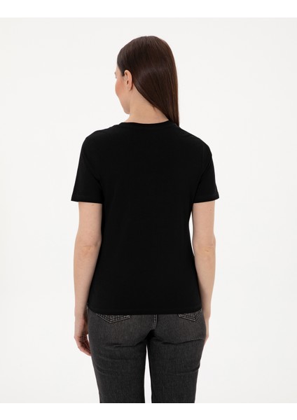 Kadın Siyah Regular Fit Bisiklet Yaka Basic Tişört 50305766-VR046