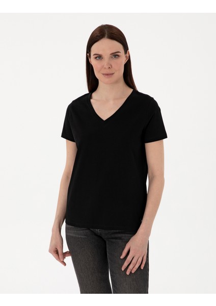 Kadın Siyah Regular Fit V Yaka Basic Tişört 50305749-VR046