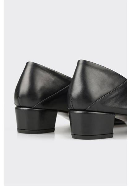 Siyah Deri Kadın Topuklu Ayakkabı fırsatları