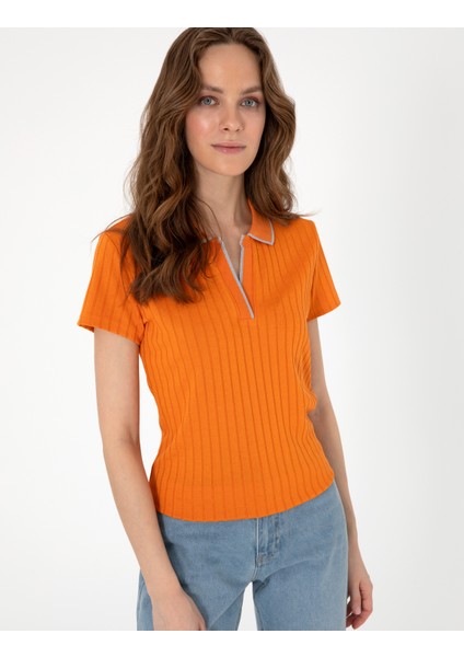 Kadın Turuncu Slim Fit Basic Tişört 50306039-VR051