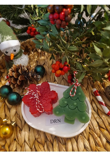 Yılbaşı Çam Ağacı ve Kırmızı Kar Tanesi Kokulu Mum Seti, Sunum Tabaklı fiyatları