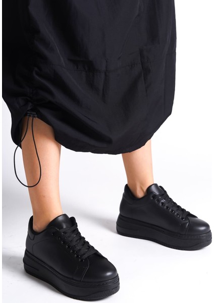 Lyon Bağcıklı Ortopedik Rahat Beyaz Kadın Sneaker - Siyah