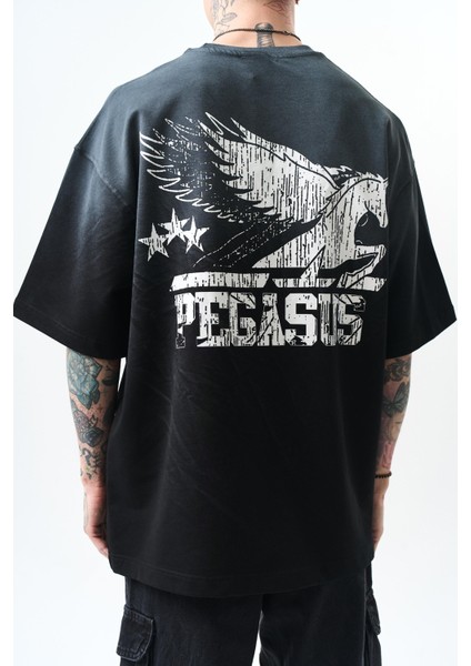 Erkek Pegasus Baskılı Oversize T-Shirt Siyah indirimleri
