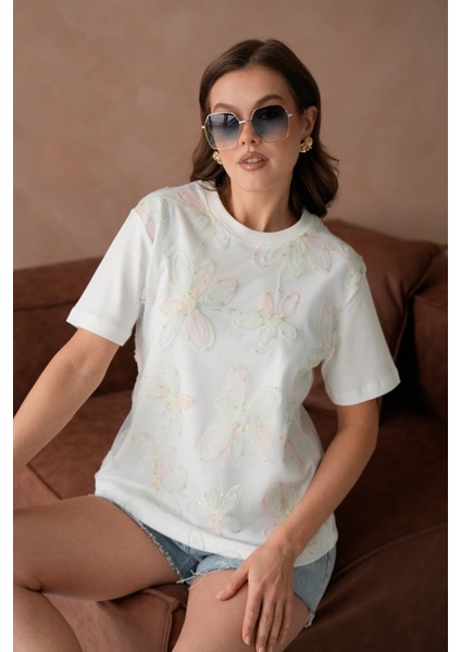Bisiklet Yaka Önyüzü Tül Dantel Giydirmeli Basic T-Shirt indirimleri