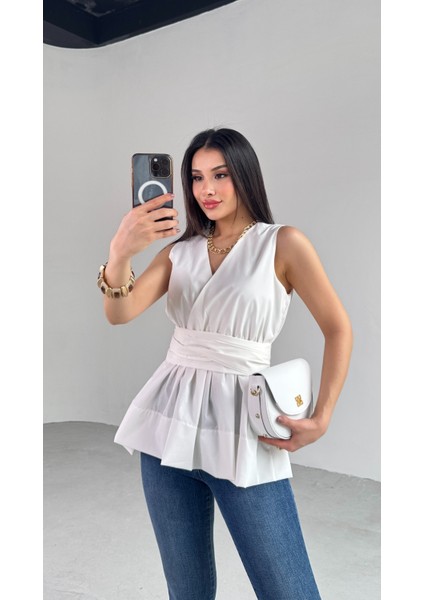 BLZ-06277 Beyaz Bel Fiyonk Bağlamalı V Yaka Bluz