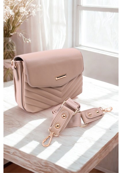 Kapitone Desenli Orta Boy Kadın Omuz Çantası - 4 Bölmeli Geniş Askılı Şık Tasarım