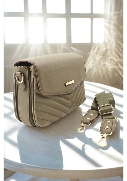 Kapitone Desenli Orta Boy Kadın Omuz Çantası - 4 Bölmeli Geniş Askılı Şık Tasarım