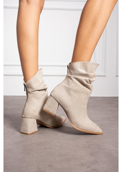 Nutty Kadın Bot Kalın Topuklu Arkadan Fermuarlı Körüklü Bej Süet fiyatları