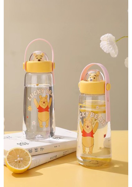 Winnie The Pooh Lisanslı Tutacaklı Plastik Şişe (600ML)