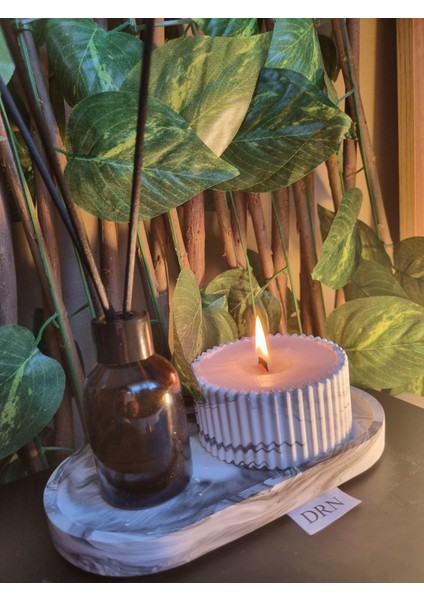 Siyah ve Beyaz Renk Geçişli Oval Tabakta 2'li Set, Ahşap Fitilli Lavanta Kokulu Mum ve Oda Kokusu