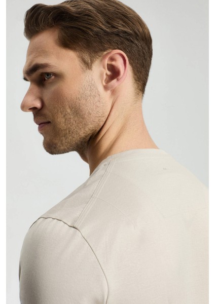 Baskılı Merserize Pamuk Açık Bej Bisiklet Yaka T-Shirt fırsatları