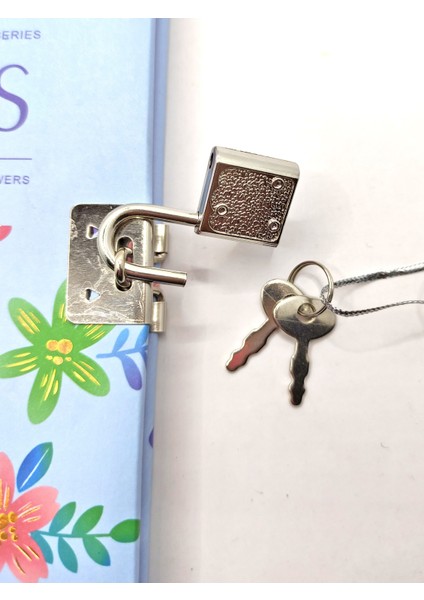 Flowers Hatıra Defteri (Günlük) Kilitli Defter 80 Yaprak - Sarı