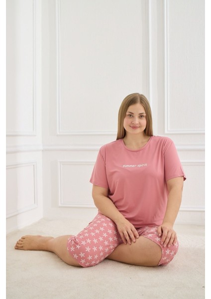 Yumuşak Dokulu Milan Kumaş Diz Altı Esnek Kısa Kollu Pembe Kadın Kapri Büyük Beden Pijama Takımı