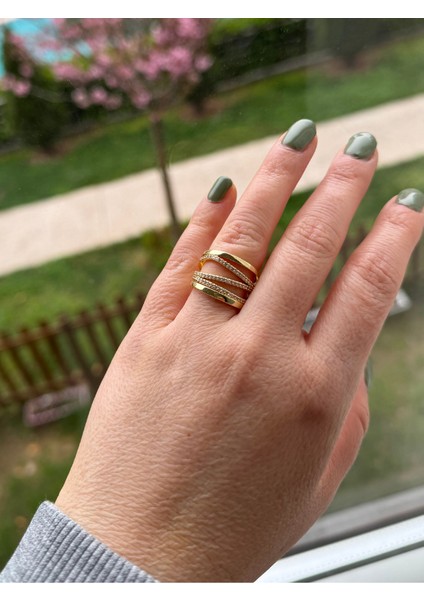 Zirkon Taşlı Asimetrik Şeritli Yüzük modelleri