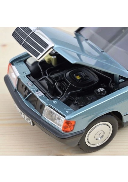 Mercedes-Benz 190 E 1984 Light Blue Metallic modelleri