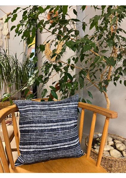 Batik Desenli Denim Görünümlü Kırlent Kılıfı Indigo
