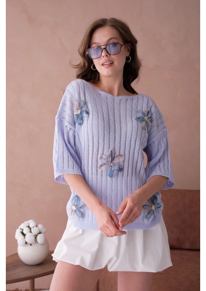 Kayık Yaka Çiçek Aplikeli Salaş Triko Kazak fırsatları