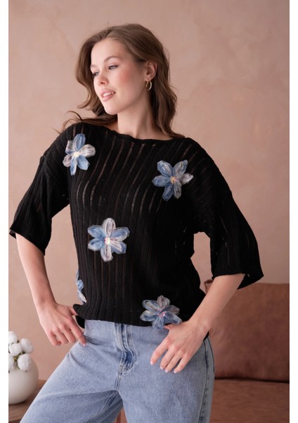 Kayık Yaka Çiçek Aplikeli Salaş Triko Kazak fırsatları